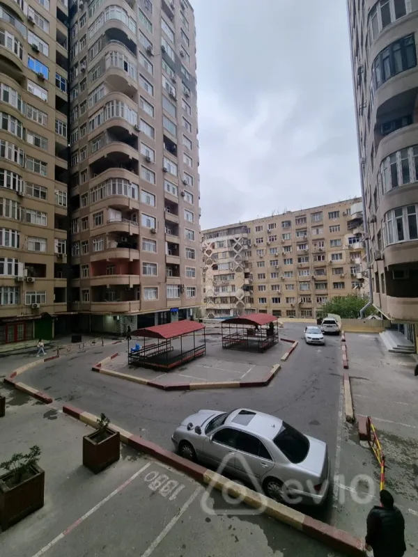 Kirayə verilir 2 otaqlı yeni tikili 55 m²