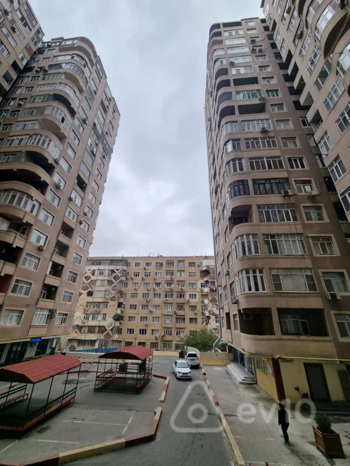 Kirayə verilir 2 otaqlı yeni tikili 55 m²