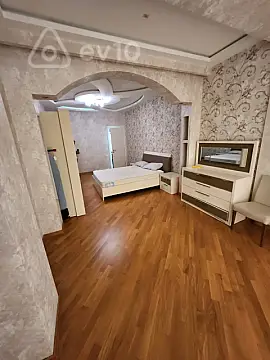 Kirayə verilir 2 otaqlı yeni tikili 110 m²