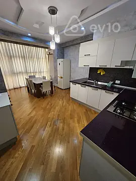 Kirayə verilir 2 otaqlı yeni tikili 110 m²