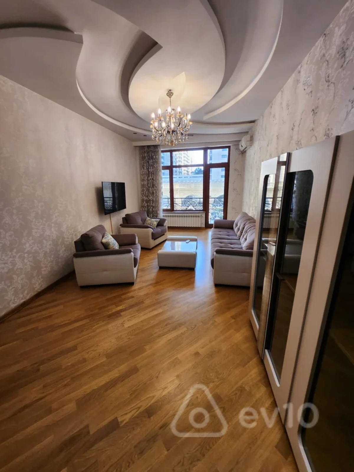 Kirayə verilir 2 otaqlı yeni tikili 110 m²