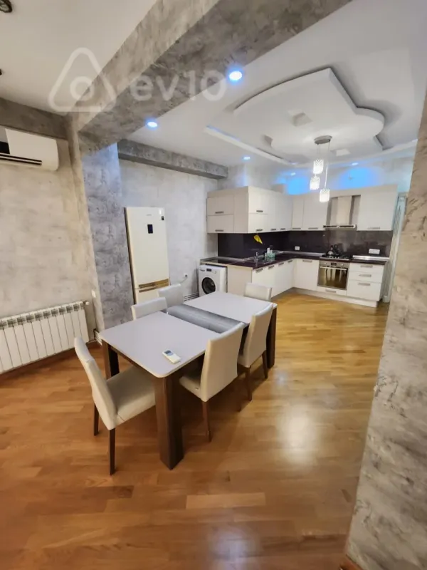Kirayə verilir 2 otaqlı yeni tikili 110 m²