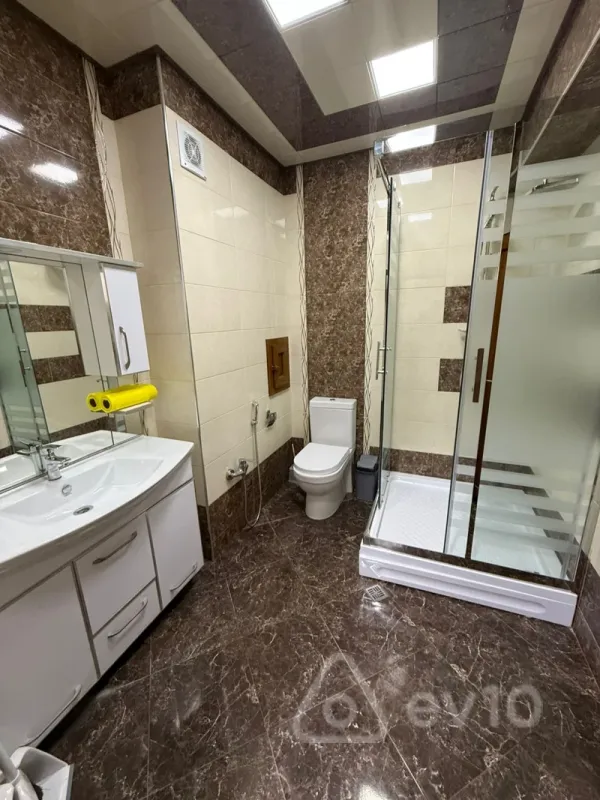 Kirayə verilir 2 otaqlı yeni tikili 75 m²