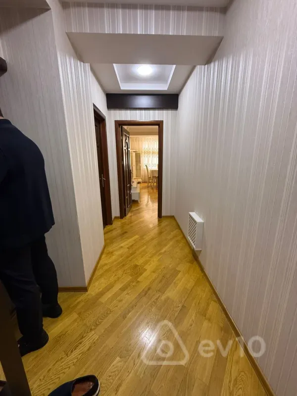 Kirayə verilir 2 otaqlı yeni tikili 75 m²