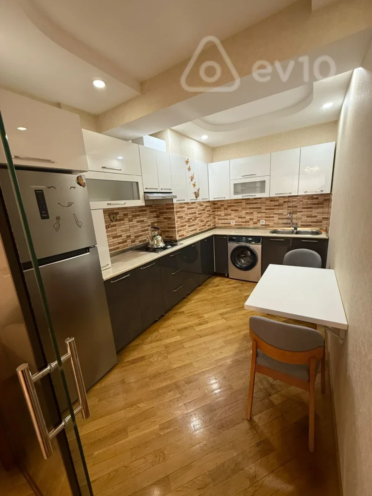 Kirayə verilir 2 otaqlı yeni tikili 75 m²