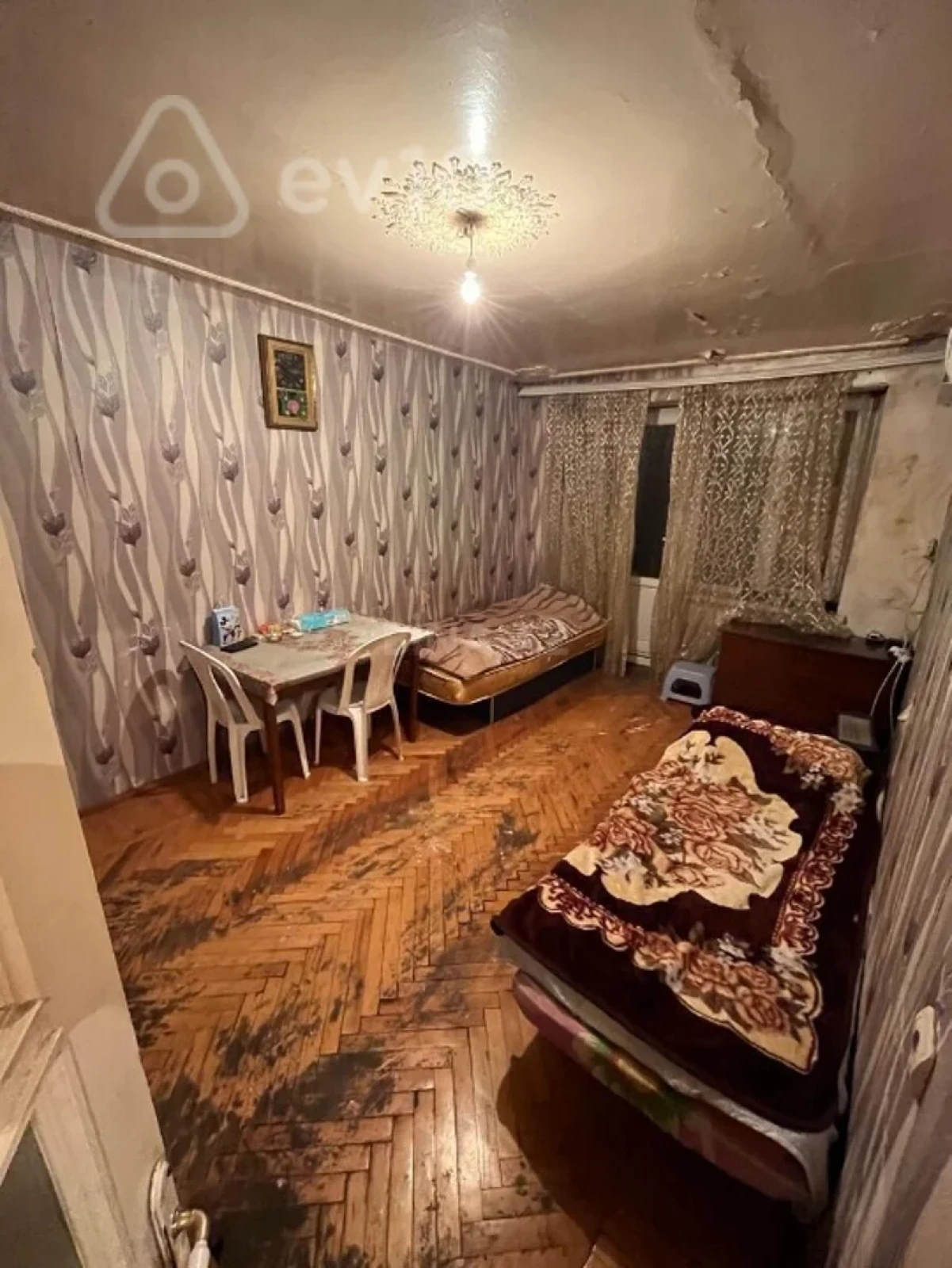 Kirayə verilir 2 otaqlı köhnə tikili 65 m²