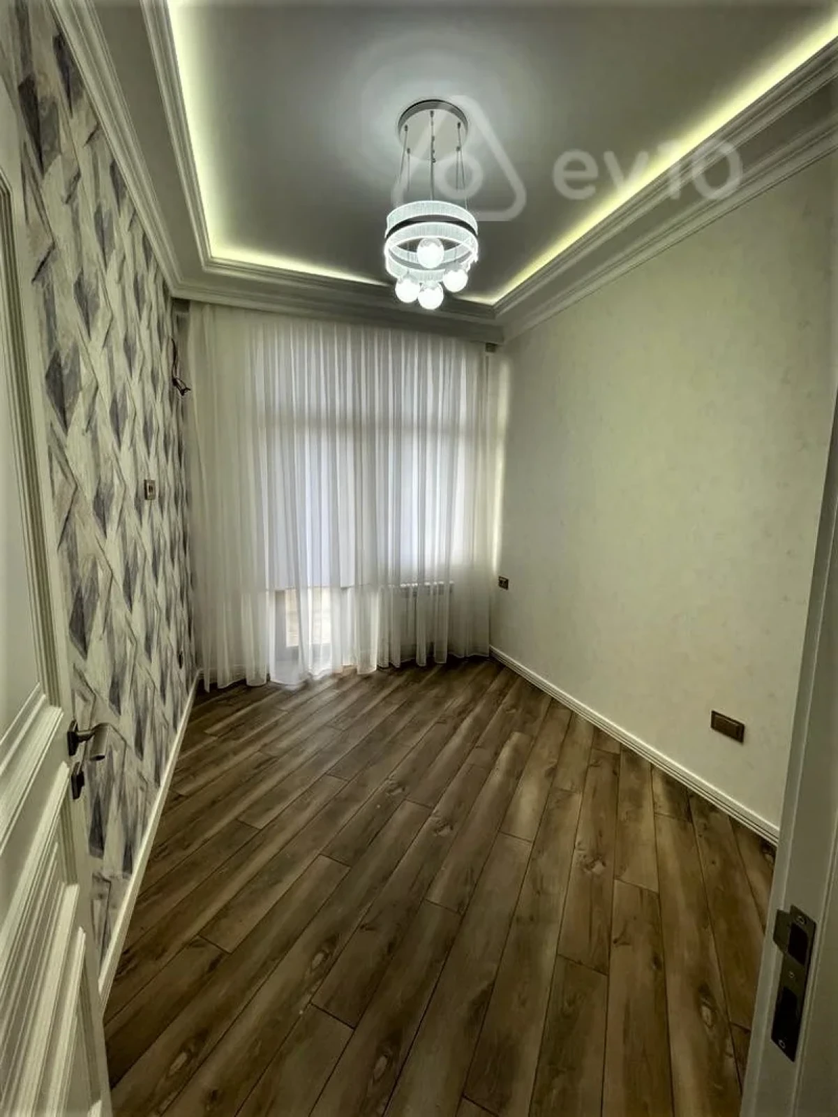 Kirayə verilir 4 otaqlı yeni tikili 130 m²