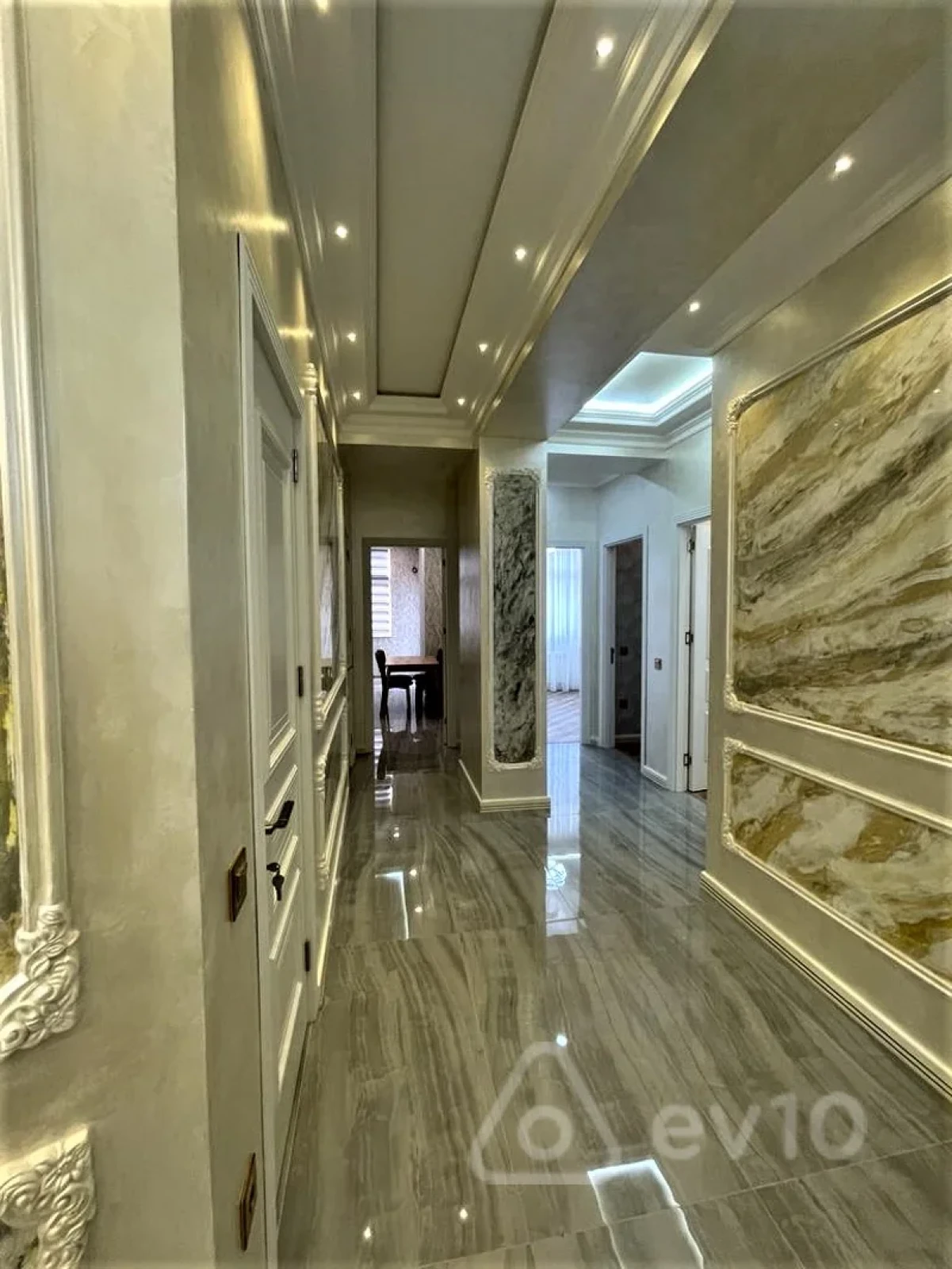 Kirayə verilir 4 otaqlı yeni tikili 130 m²