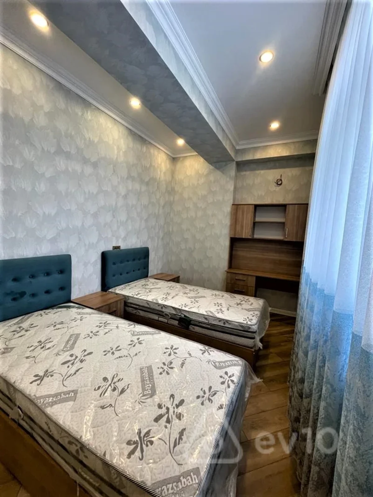 Kirayə verilir 4 otaqlı yeni tikili 130 m²