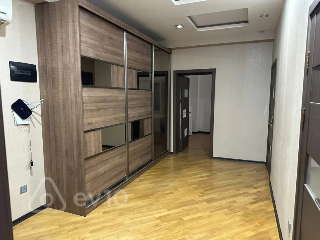 Kirayə verilir 3 otaqlı yeni tikili 90 m²
