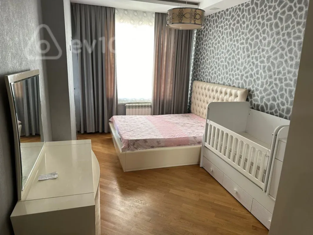 Kirayə verilir 3 otaqlı yeni tikili 90 m²