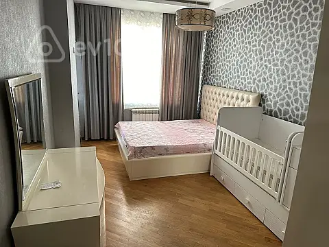 Kirayə verilir 3 otaqlı yeni tikili 90 m²