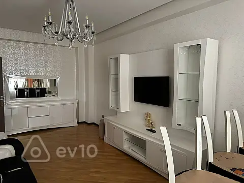 Kirayə verilir 3 otaqlı yeni tikili 90 m²