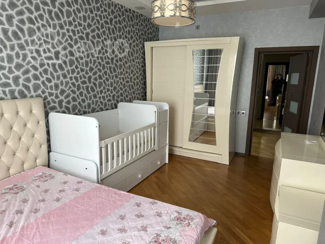 Kirayə verilir 3 otaqlı yeni tikili 90 m²