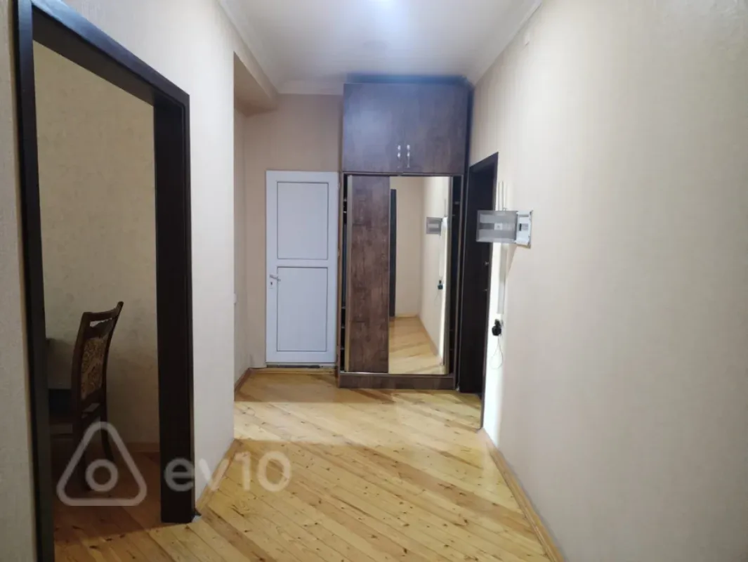Kirayə verilir 3 otaqlı yeni tikili 90 m²