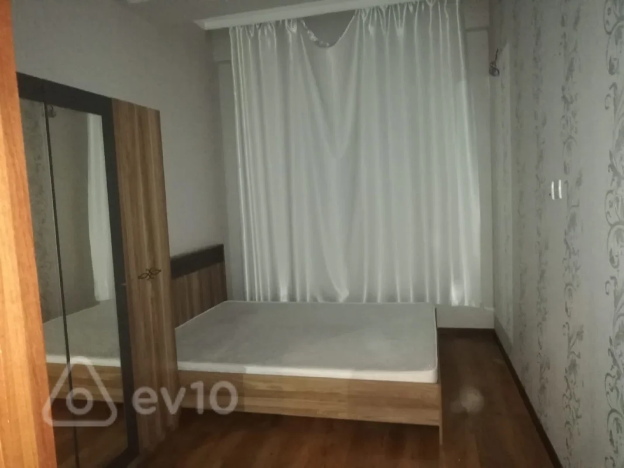 Kirayə verilir 2 otaqlı köhnə tikili 55 m²
