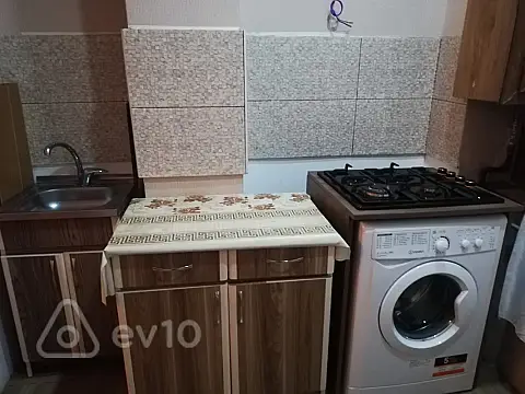 Kirayə verilir 2 otaqlı köhnə tikili 55 m²
