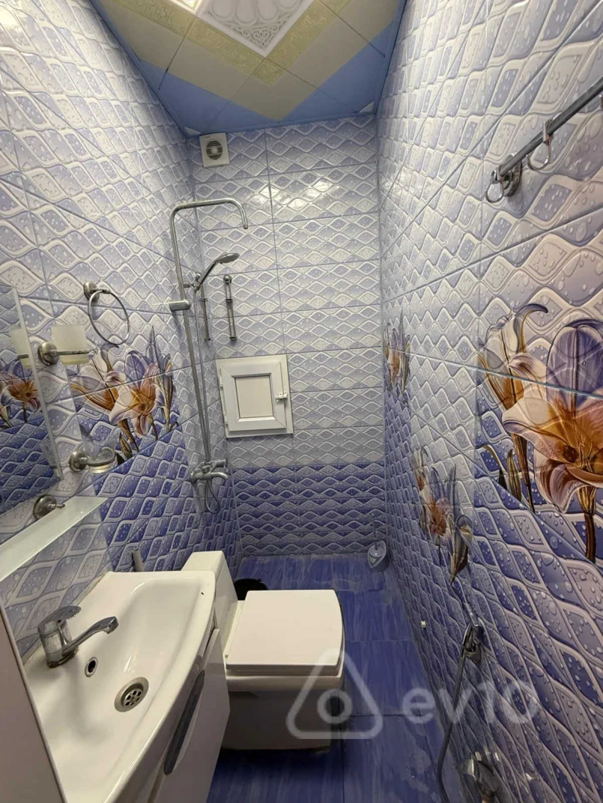 Kirayə verilir 2 otaqlı köhnə tikili 55 m²