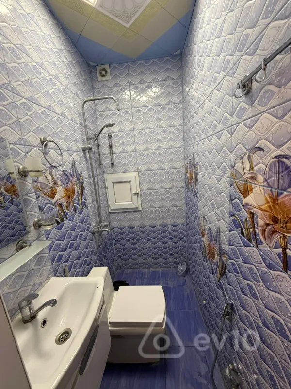 Kirayə verilir 2 otaqlı köhnə tikili 55 m²