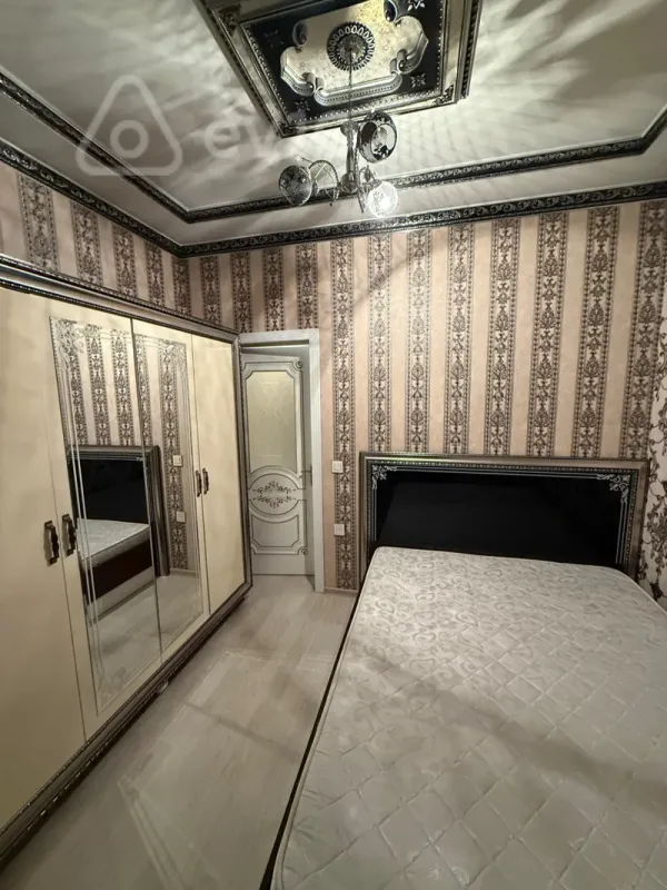 Kirayə verilir 2 otaqlı köhnə tikili 55 m²