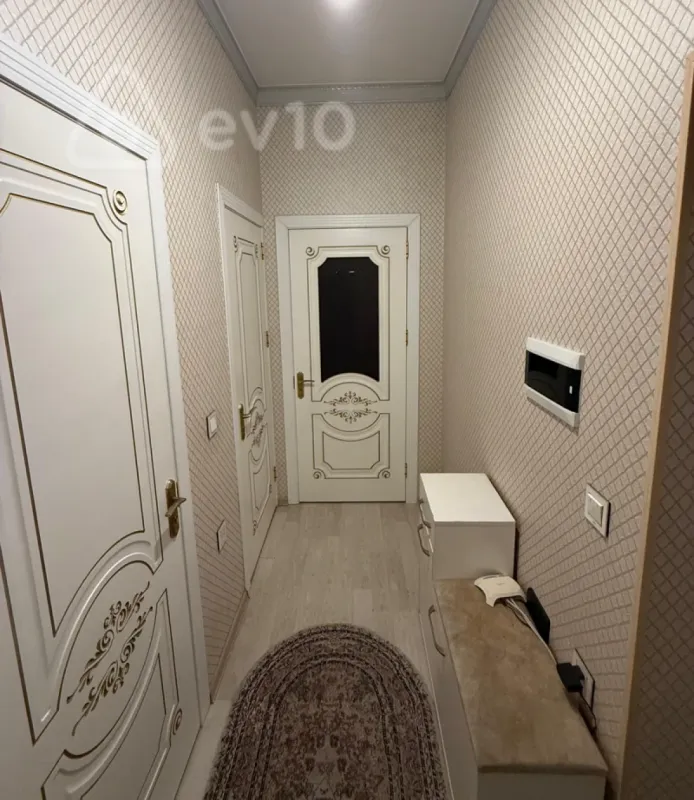 Kirayə verilir 2 otaqlı köhnə tikili 55 m²