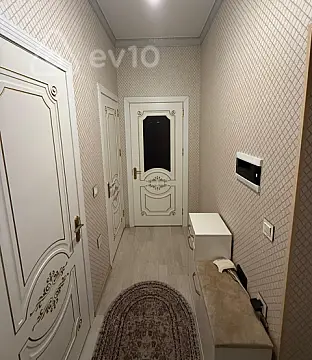 Kirayə verilir 2 otaqlı köhnə tikili 55 m²