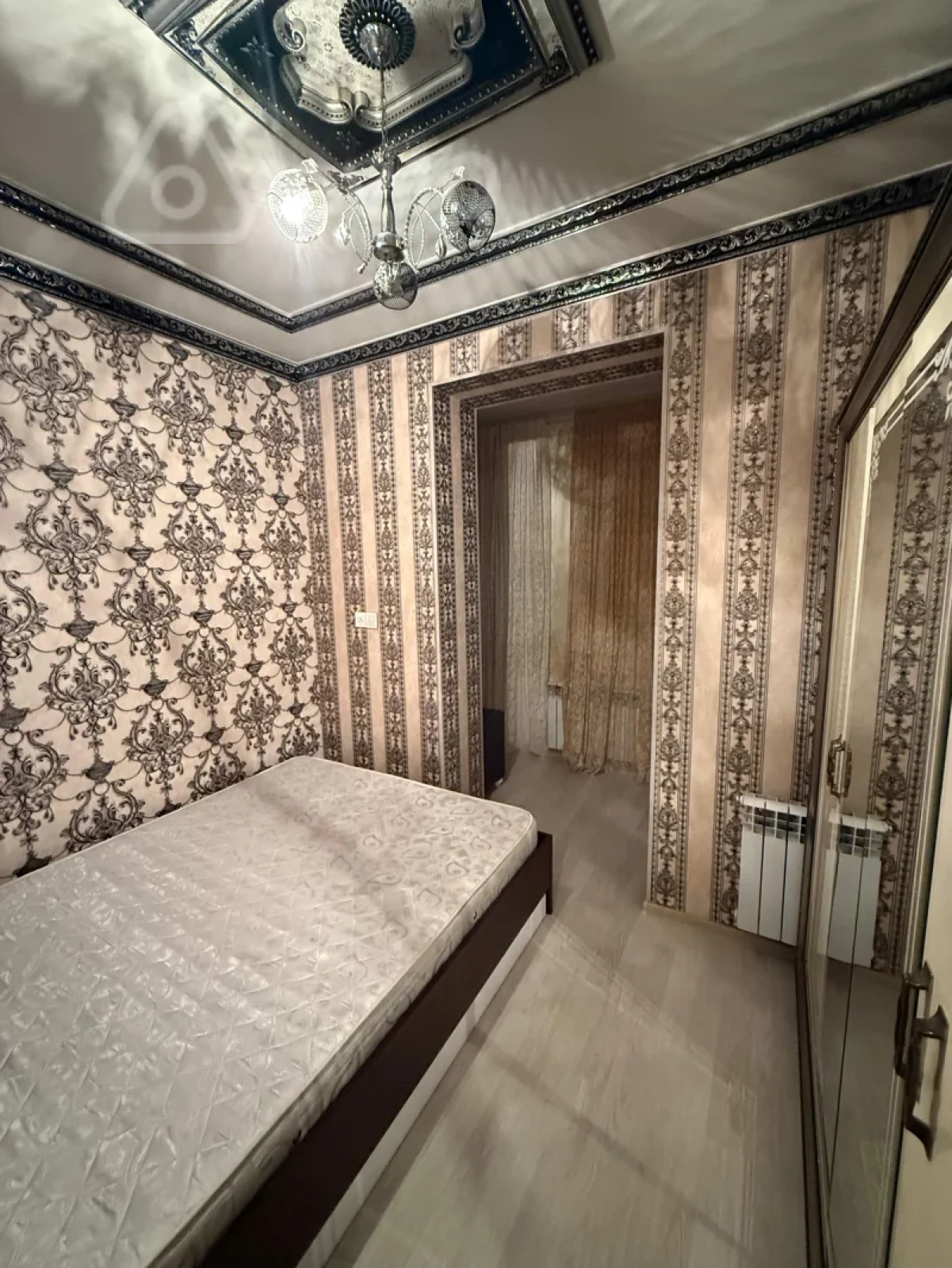 Kirayə verilir 2 otaqlı köhnə tikili 55 m²