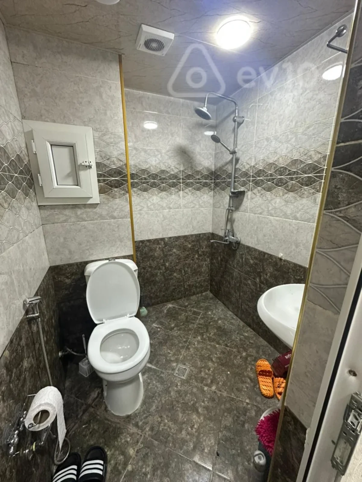 Kirayə verilir 3 otaqlı köhnə tikili 60 m²
