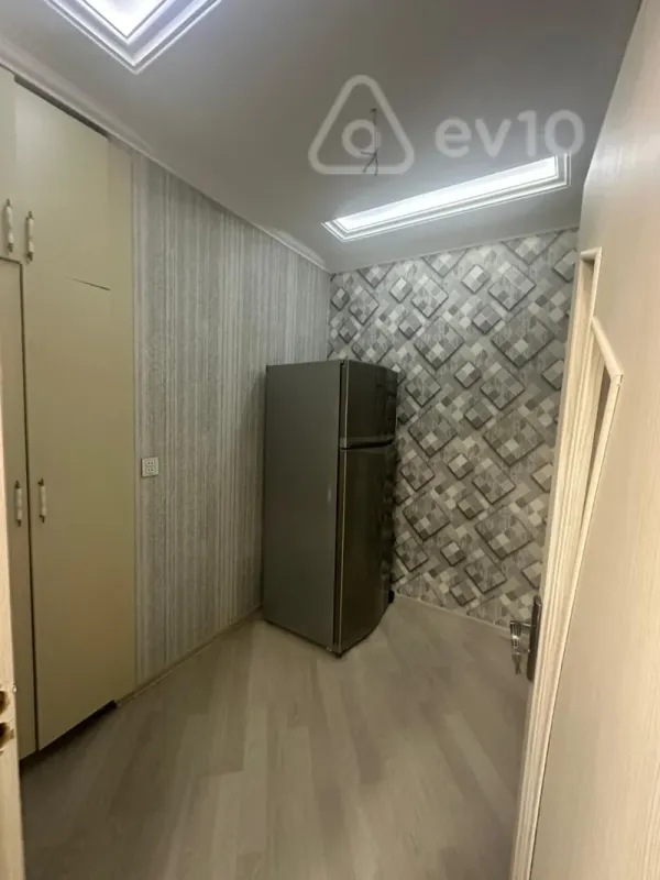Kirayə verilir 3 otaqlı köhnə tikili 60 m²