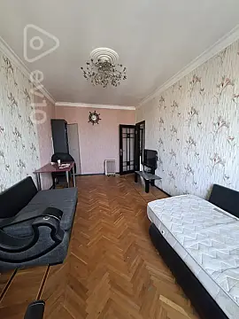 Satılır 3 otaqlı köhnə tikili 75 m²
