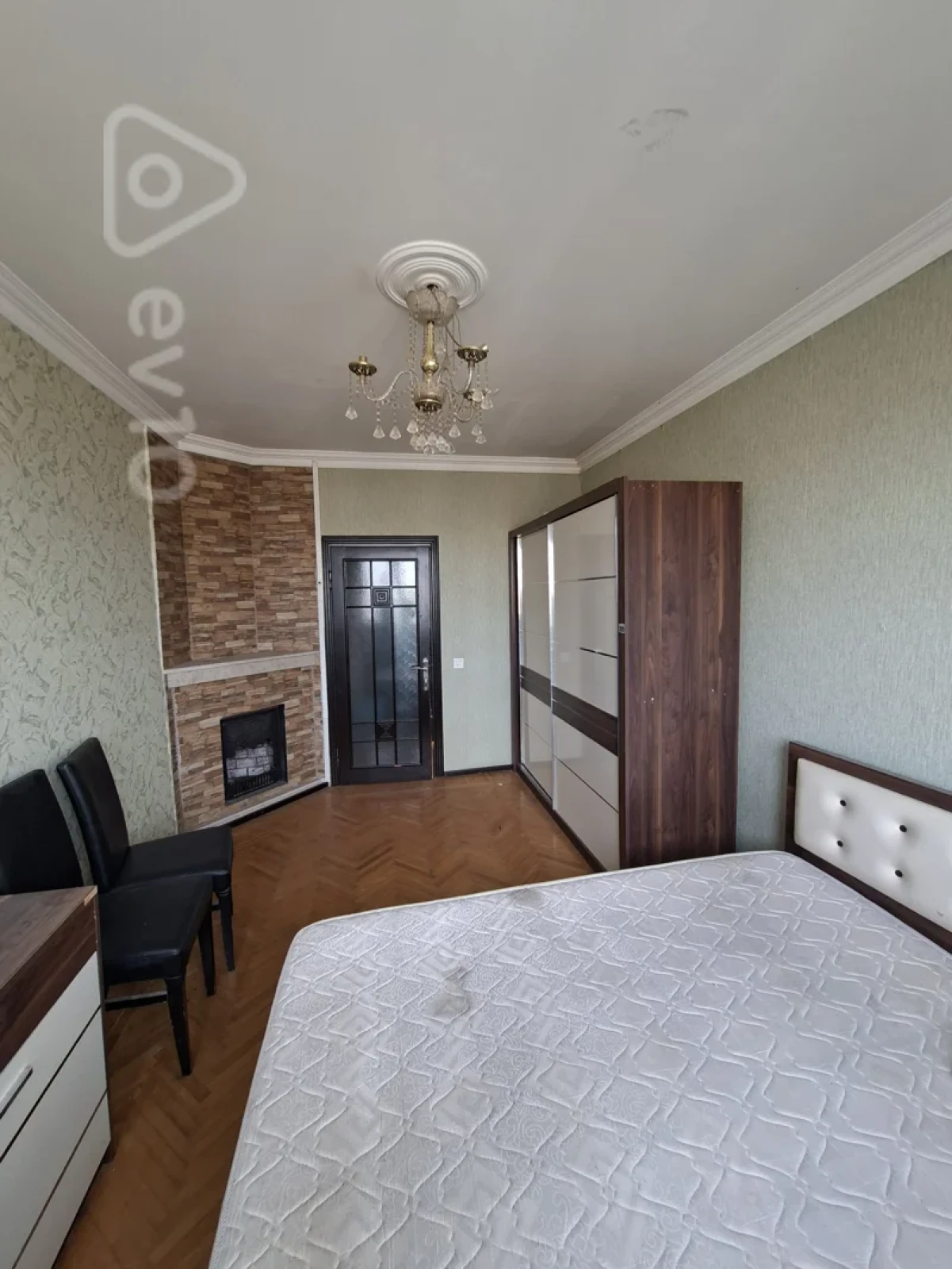 Satılır 3 otaqlı köhnə tikili 75 m²
