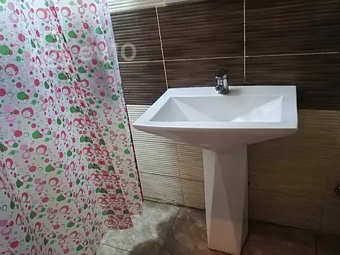 Kirayə verilir 2 otaqlı köhnə tikili 50 m²