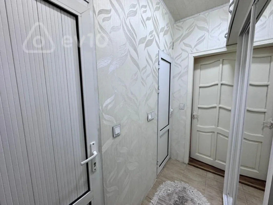 Satılır 3 otaqlı köhnə tikili 55 m²