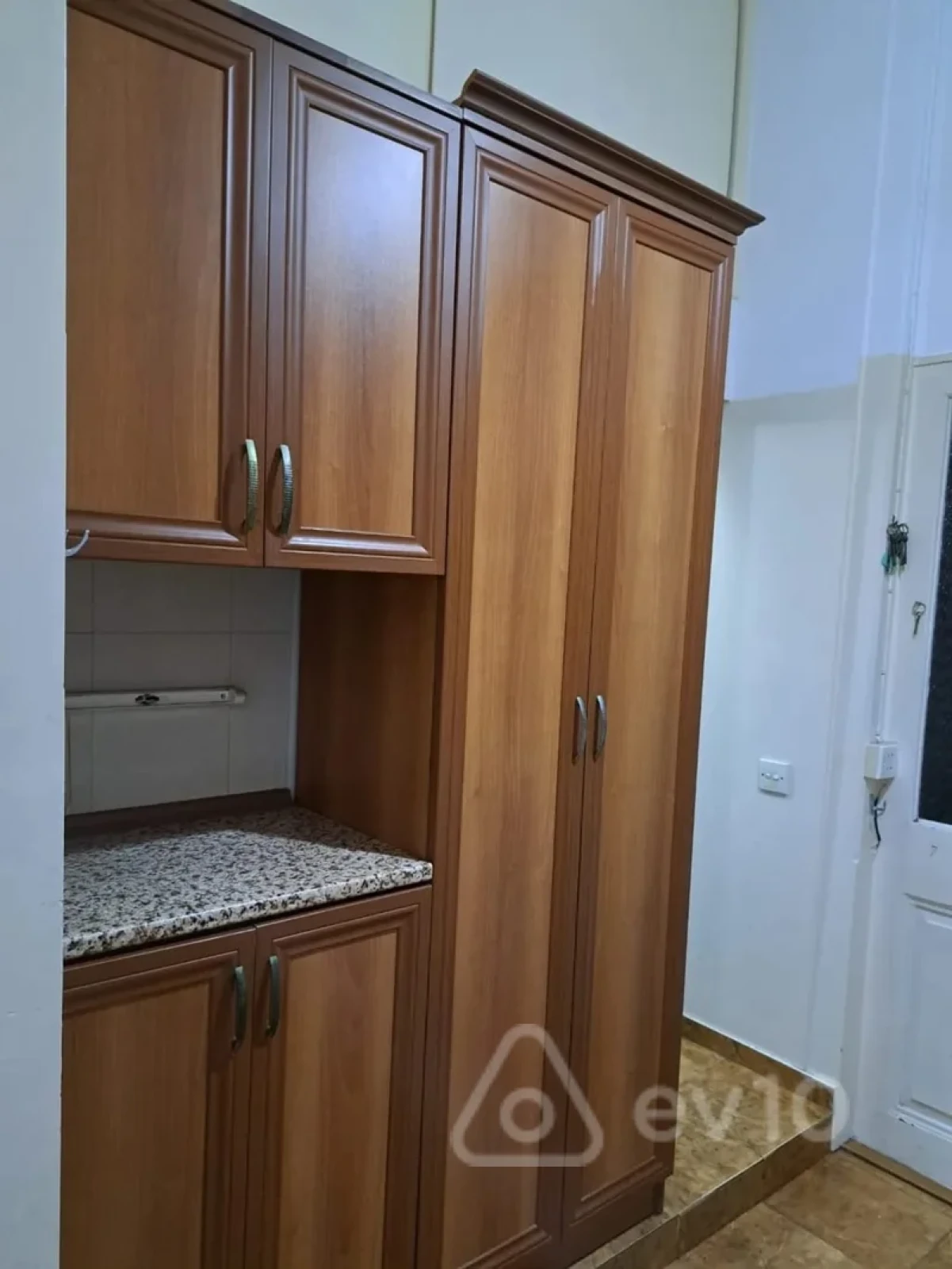 Kirayə verilir 2 otaqlı köhnə tikili 50 m²