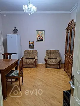 Kirayə verilir 2 otaqlı köhnə tikili 50 m²