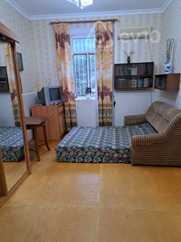 Kirayə verilir 2 otaqlı köhnə tikili 50 m²