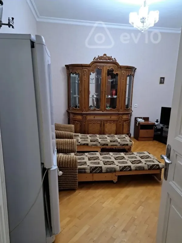 Kirayə verilir 2 otaqlı köhnə tikili 50 m²