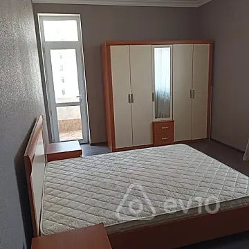 Kirayə verilir 2 otaqlı yeni tikili 79 m²