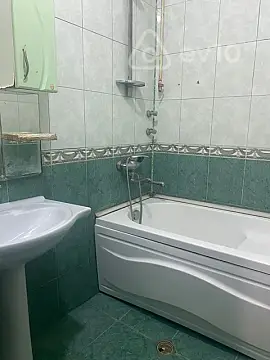 Kirayə verilir 2 otaqlı köhnə tikili 50 m²