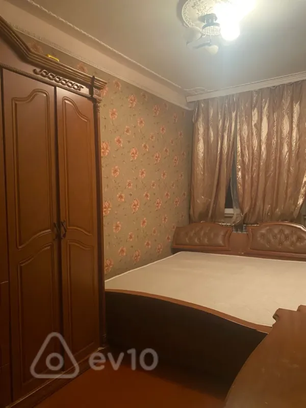 Kirayə verilir 2 otaqlı köhnə tikili 50 m²