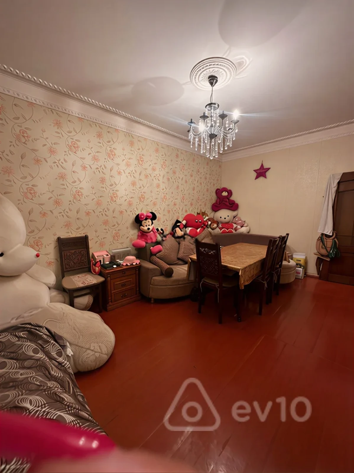 Kirayə verilir 2 otaqlı köhnə tikili 50 m²