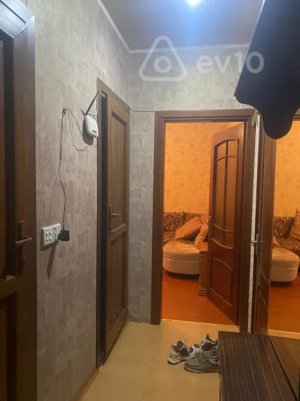 Kirayə verilir 2 otaqlı köhnə tikili 50 m²