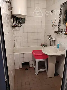 Kirayə verilir 2 otaqlı köhnə tikili 60 m²