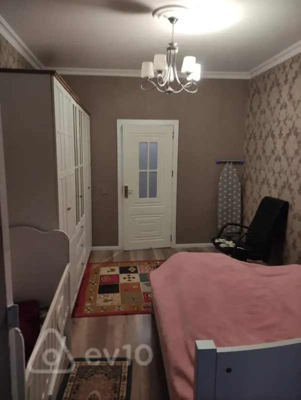 Kirayə verilir 2 otaqlı köhnə tikili 60 m²