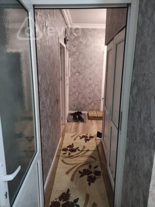 Kirayə verilir 2 otaqlı köhnə tikili 60 m²