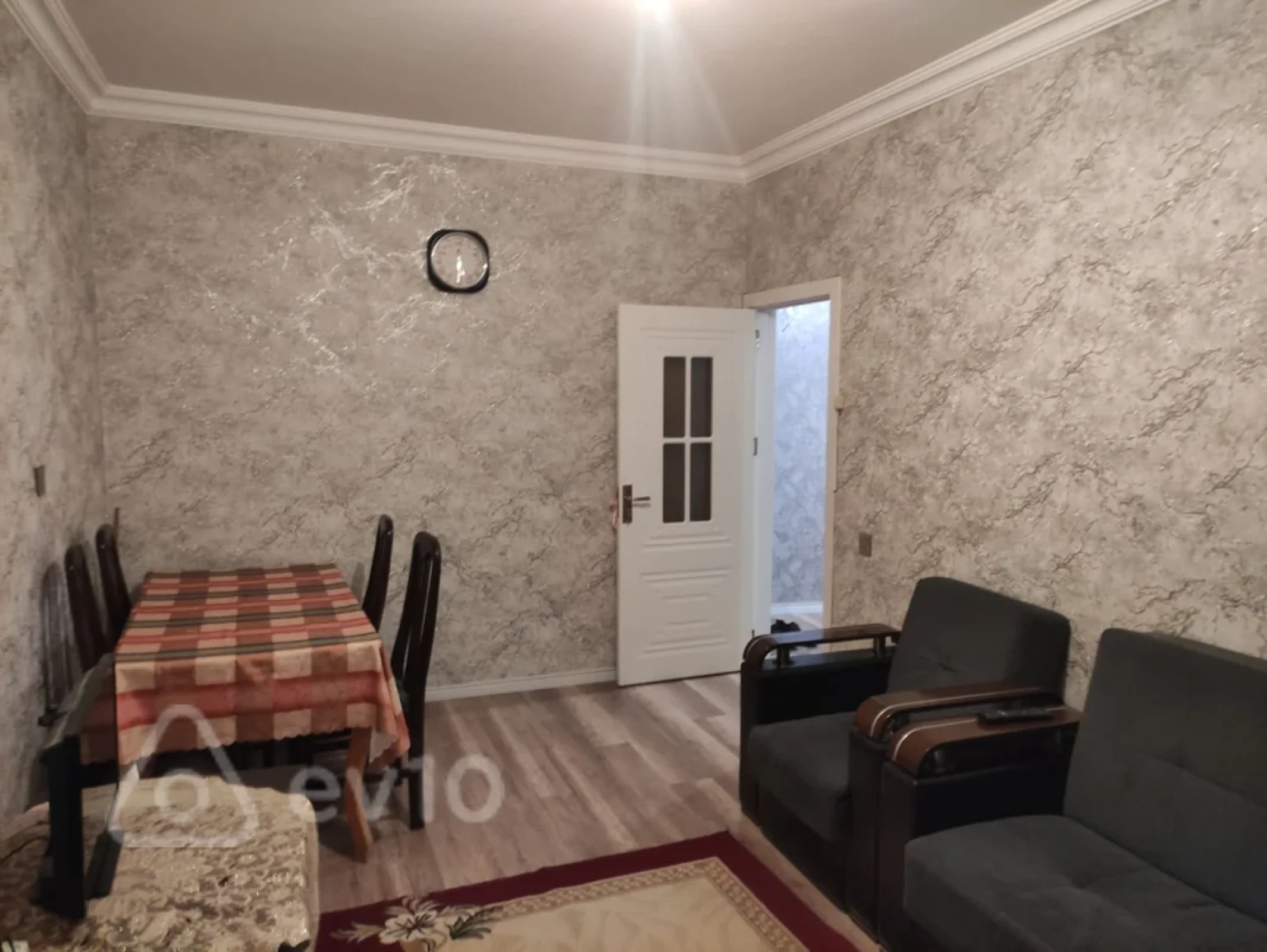 Kirayə verilir 2 otaqlı köhnə tikili 60 m²