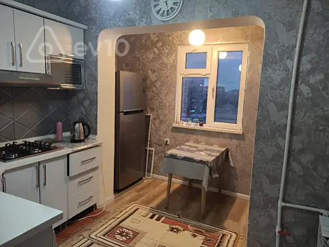 Kirayə verilir 2 otaqlı köhnə tikili 60 m²