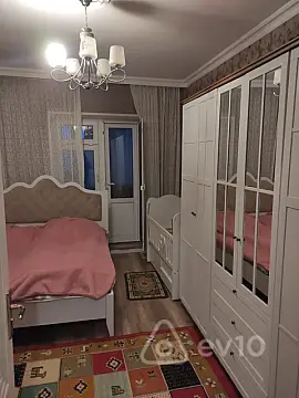Kirayə verilir 2 otaqlı köhnə tikili 60 m²