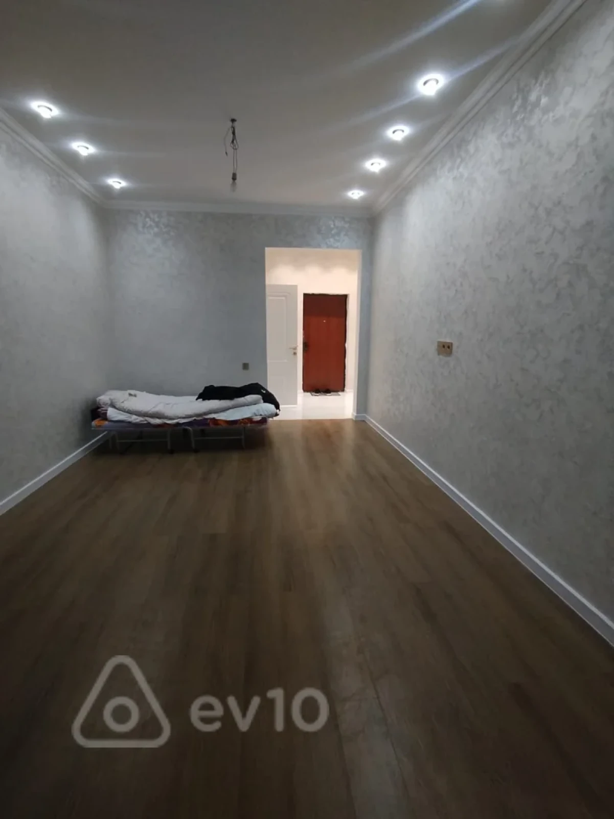 Kirayə verilir 2 otaqlı yeni tikili 70 m²