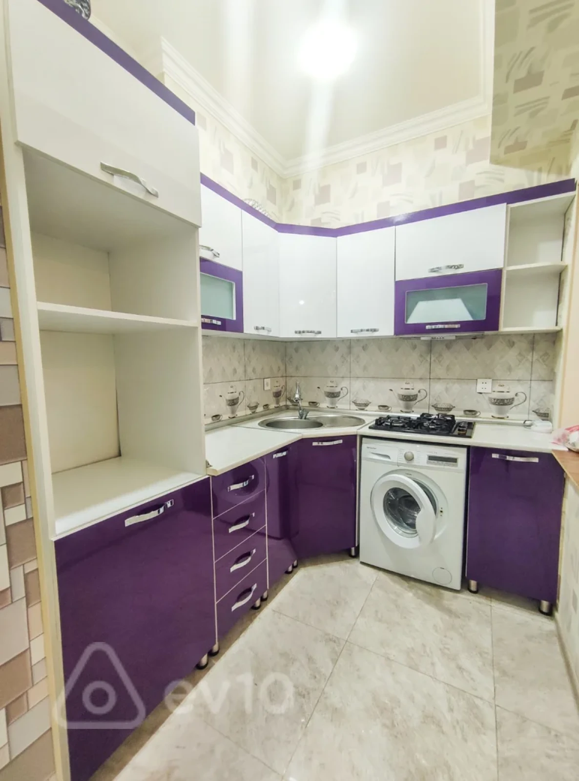 Kirayə verilir 2 otaqlı yeni tikili 50 m²